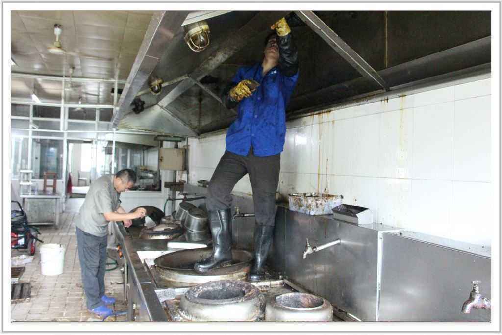 貴陽(yáng)專(zhuān)業(yè)油煙管道清洗